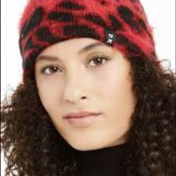 NWOT DKNY animal print red black knit fuzzy hat - Picture 1 of 4